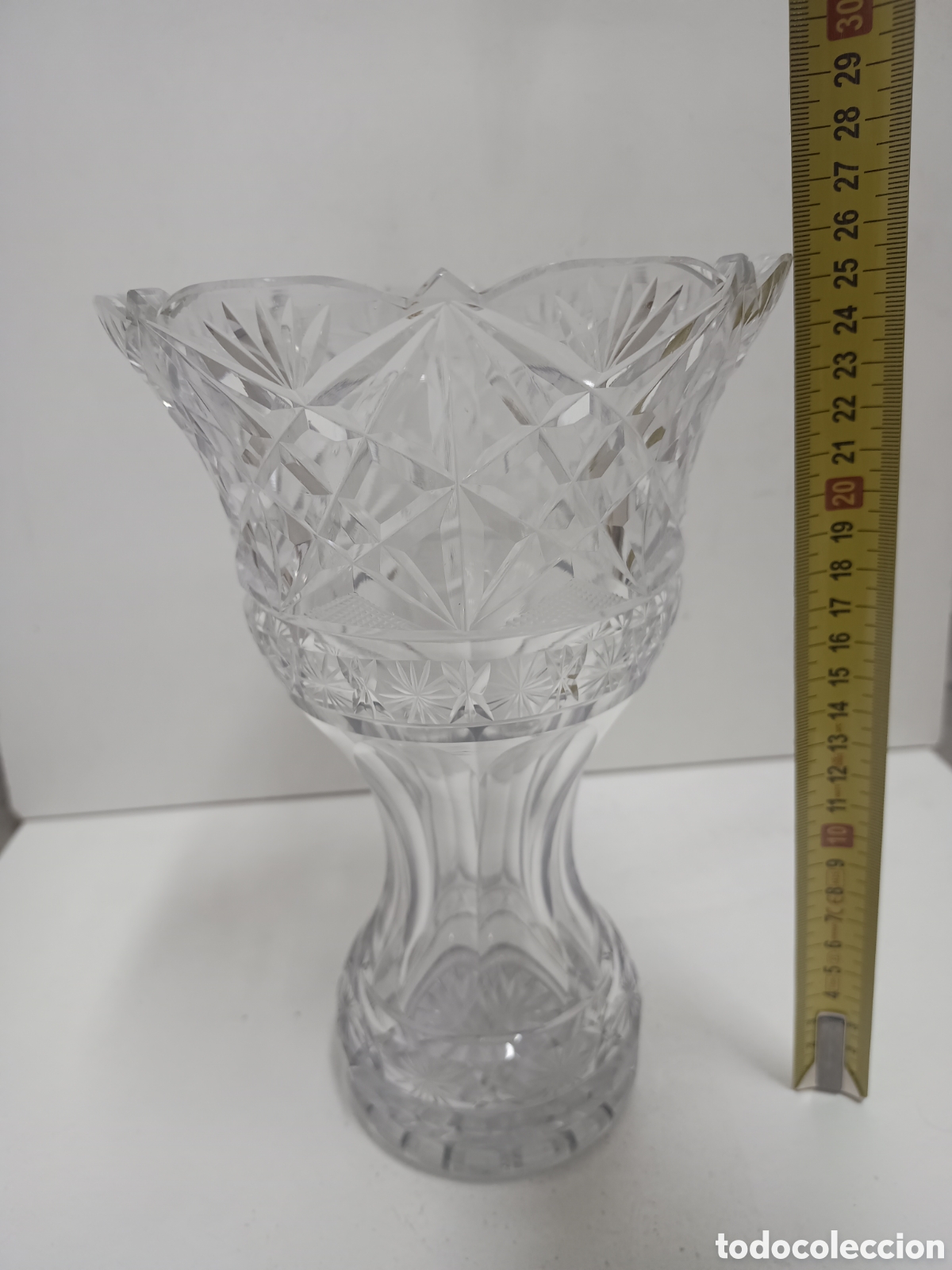 Antig&uuml;edades: FLORERO DE CRISTAL TALLADO 25cm - Foto 6