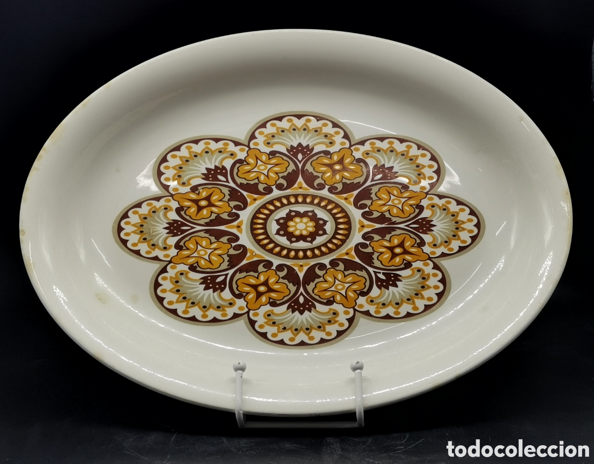 Antiques: FUENTE DE CER&Aacute;MICA SAN CLAUDIO CON UN LLAMATIVO MOTIVO DECORATIVO FLORAL