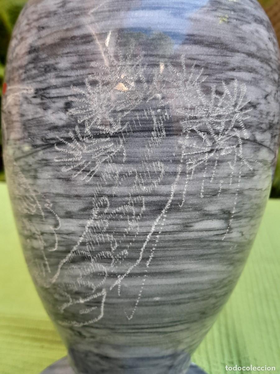 Antig&uuml;edades: JARRON EN ONIX. GRABADO DE GARZAS. 30 cm. - Foto 8