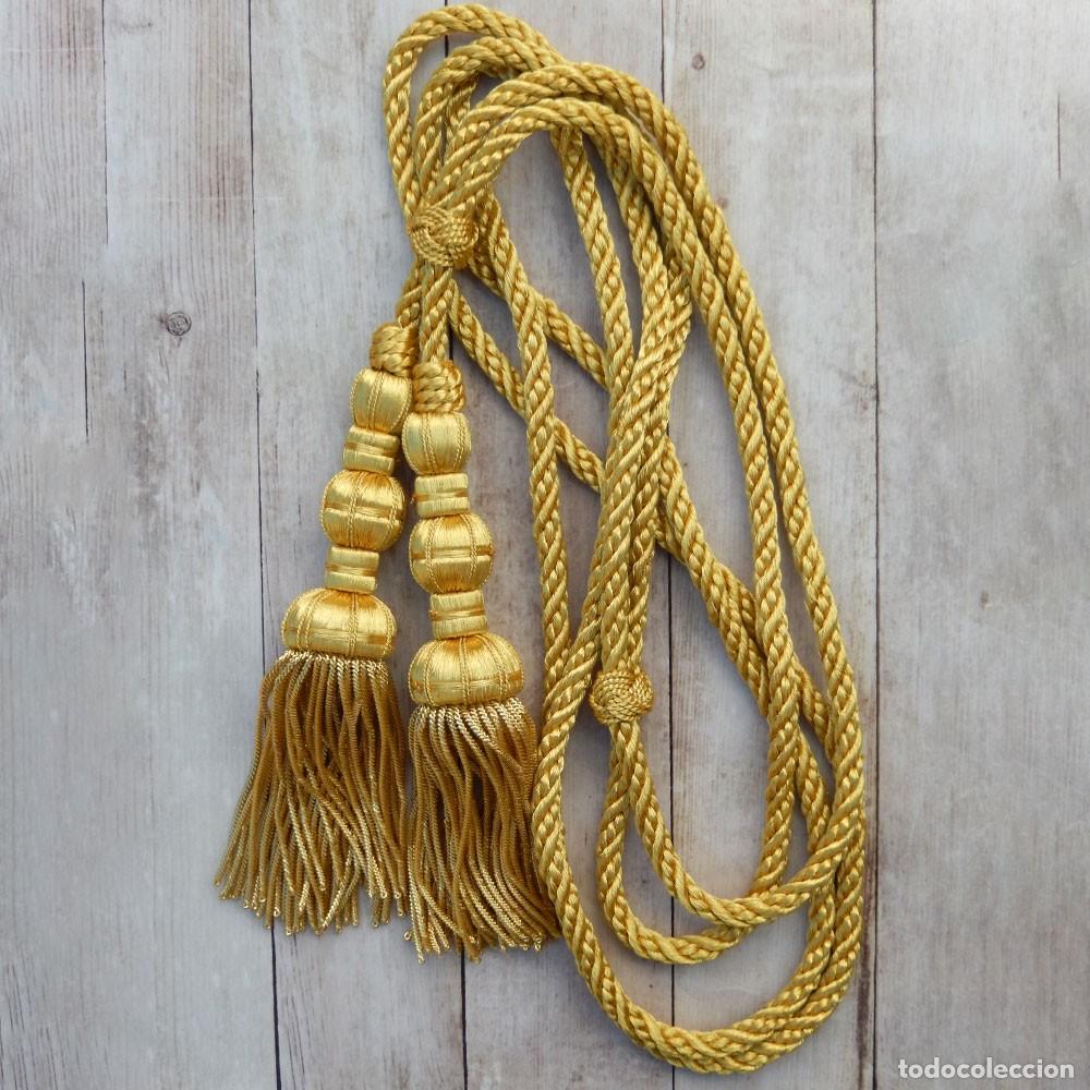 Antig&uuml;edades: Cord&oacute;n de oro de 3 metros con borlas de oro de 18 cm con fleco de canutillo