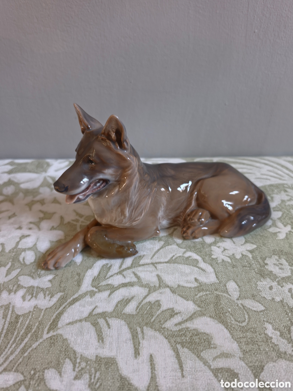 Antiques: ​Antigua Figura Perro Pastor Belga / Alem&aacute;n - Porcelana Royal Copenhagen 1798 - P. Herold - A Restau