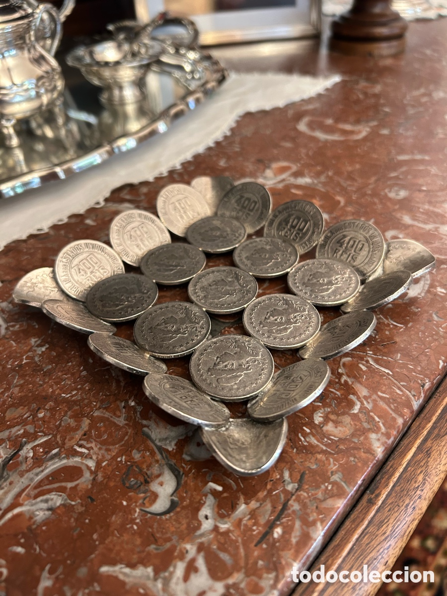 Antig&uuml;edades: Bandeja hecha de monedas