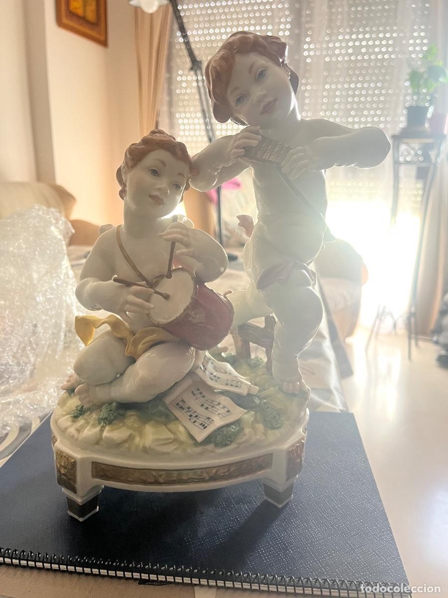 Antig&uuml;edades: M&uacute;sicos porcelana de Algora numerada