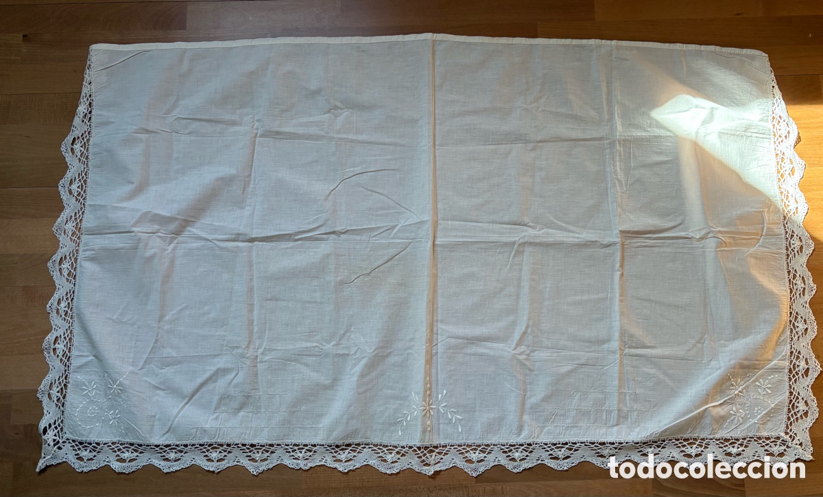 Antiquit&auml;ten: (L734B) Pa&ntilde;o de Altar de fino hilo blanco - Bordado artesanal de realce y puntilla- 140x80cm