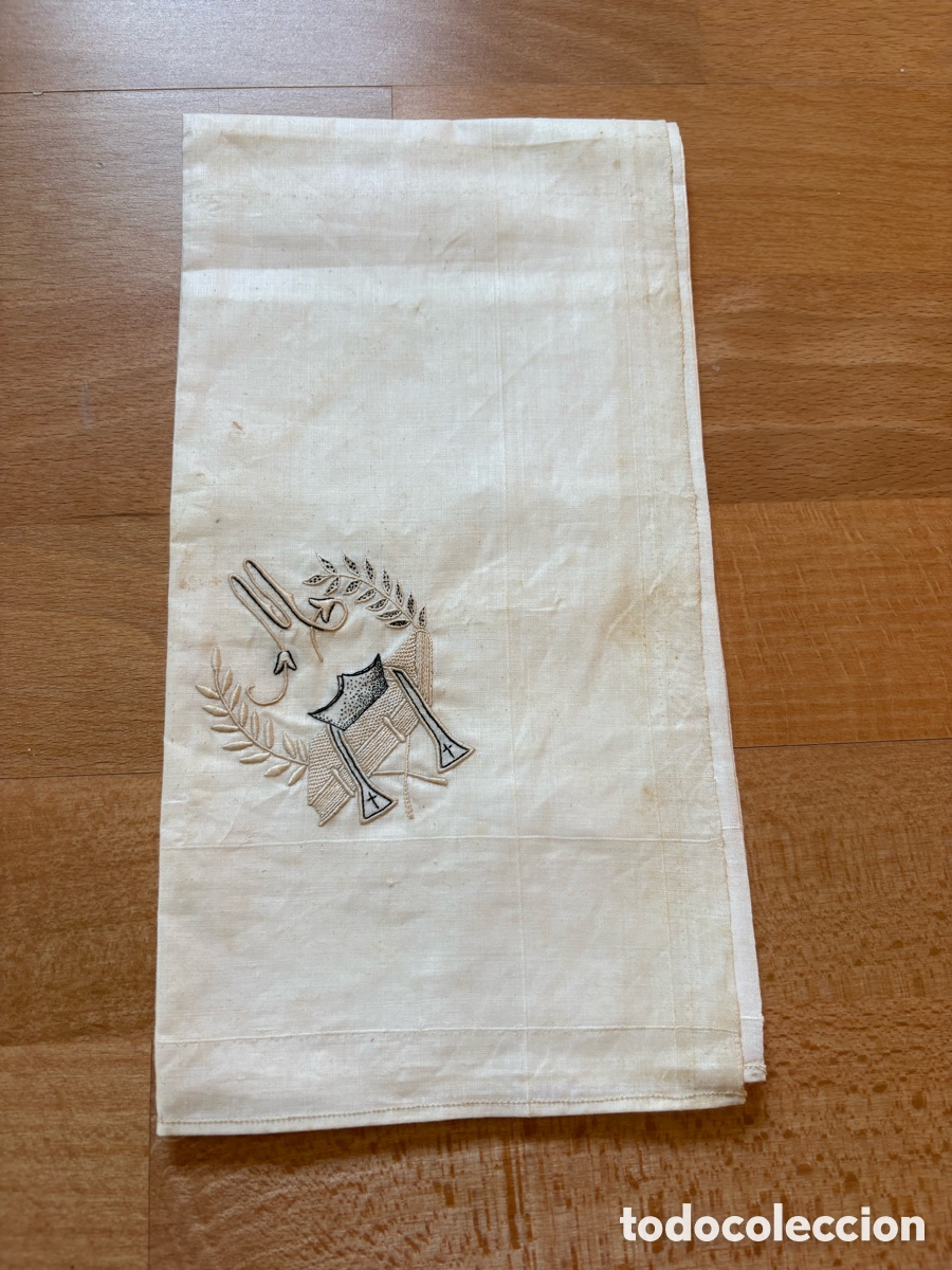 Oggetti Antichi: (L735) Antiguo Manutergio Lit&uacute;rgico de Lino Bordado a Mano &ndash; Bonete y Estolas &ndash; 52x48 cm