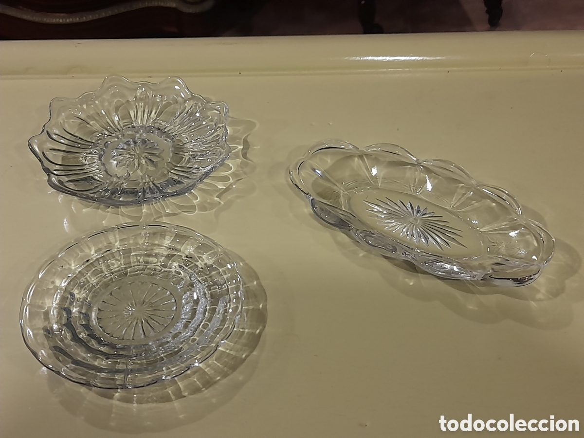 Antiquit&eacute;s: Antiguos platitos de vidrio. Lote de 3