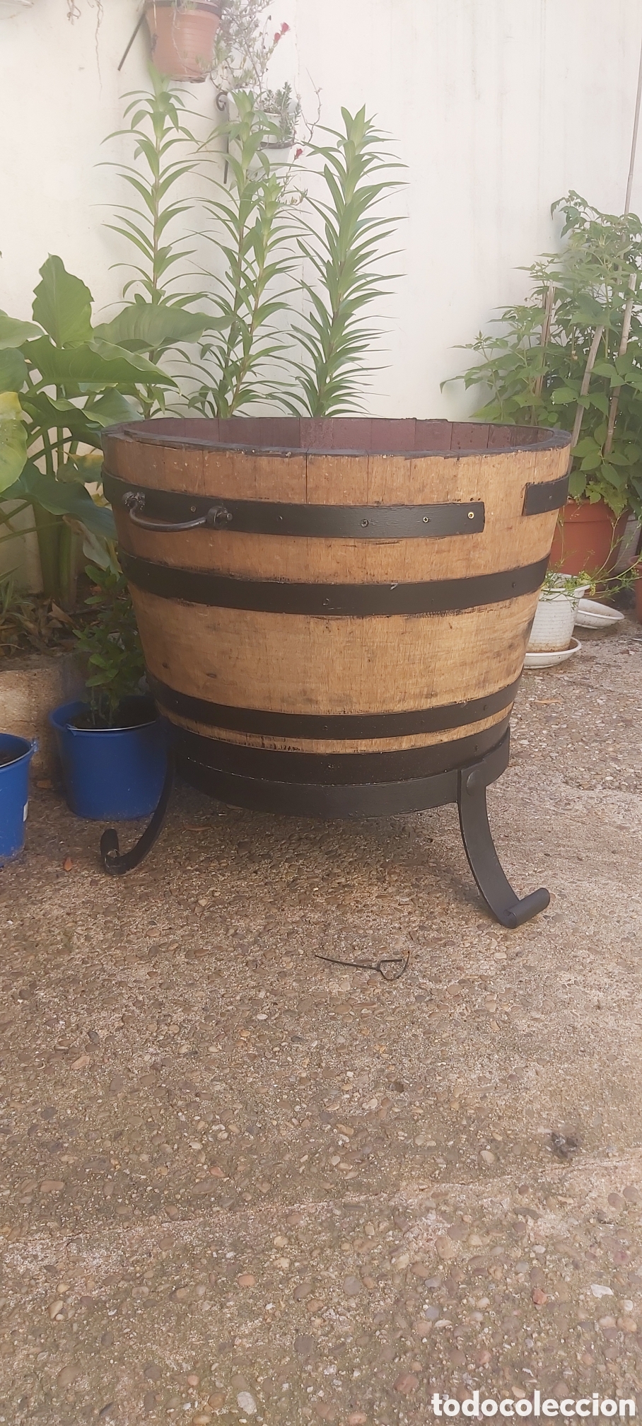 Antig&uuml;edades: Cubo de madera y forja - Foto 2