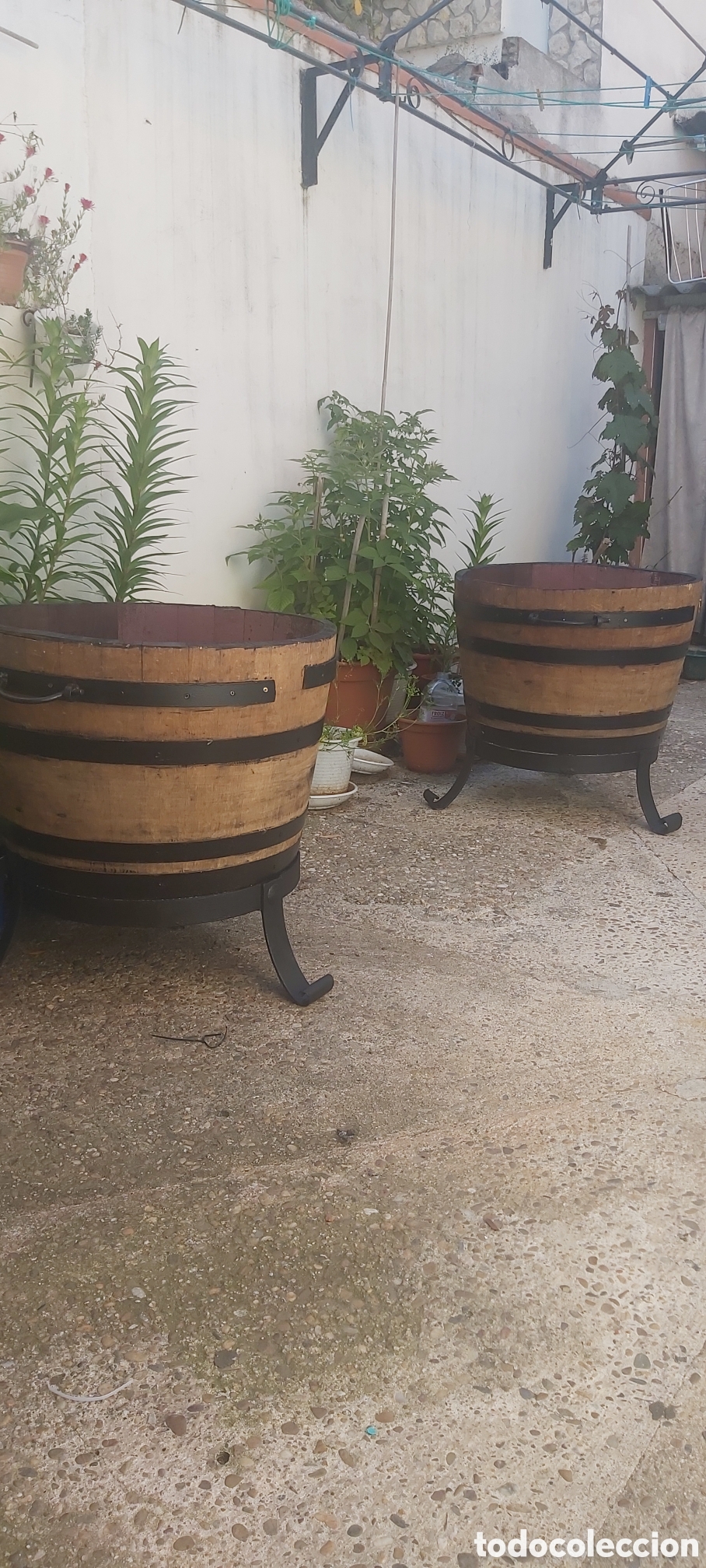 Antig&uuml;edades: Cubo de madera y forja - Foto 1