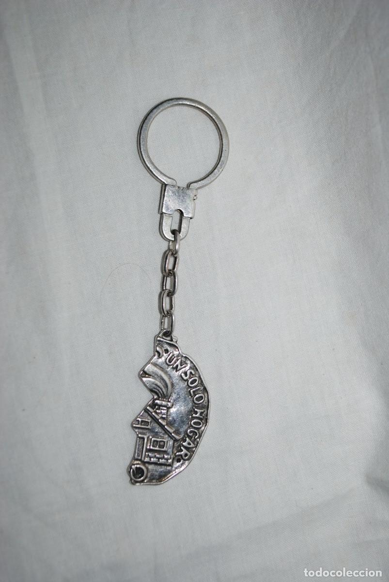 Antiques: LLAVERO DE PLATA SIMULANDO UN HOGAR ROTO .