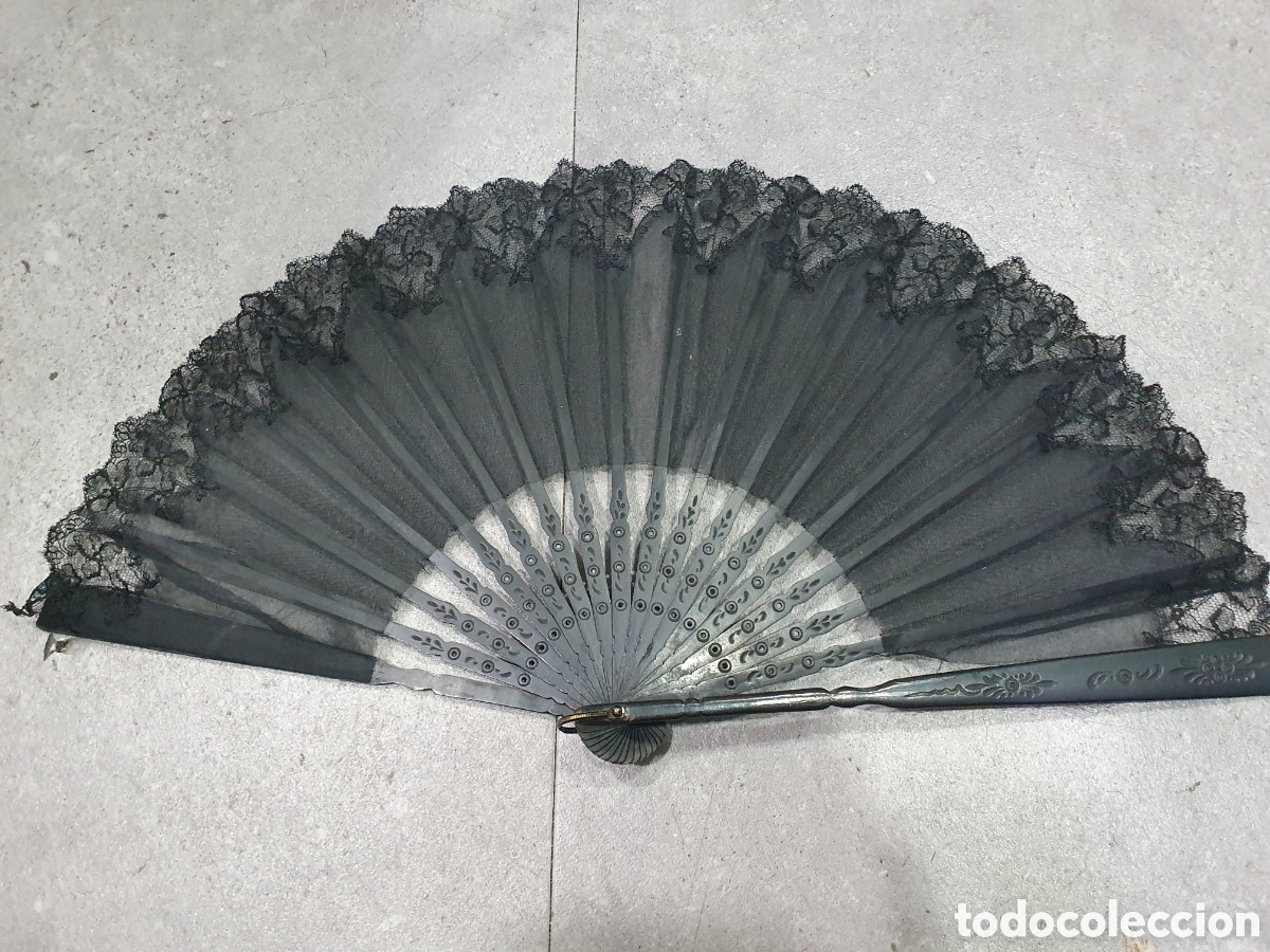 Antig&uuml;edades: Antiguo abanico en encaje negro. (L66)