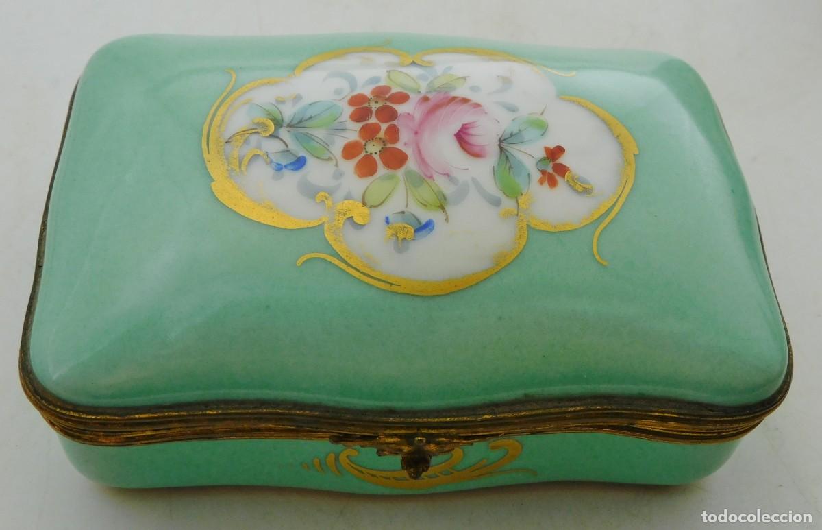 Antig&uuml;edades: ANTIGUA CAJA DE PORCELANA ALEMANA DE MEISSEN SIGLO XIX