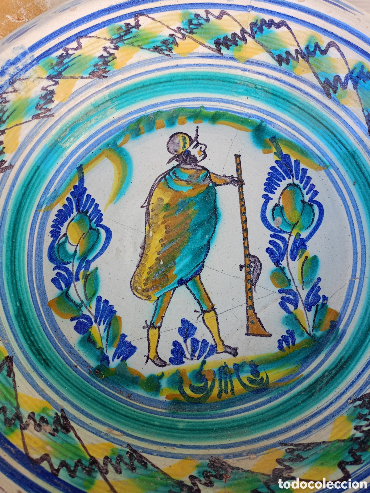 Antig&uuml;edades: ANTIGUO LEBRILLO DE TRIANA CON PERSONAJE, S. XIX