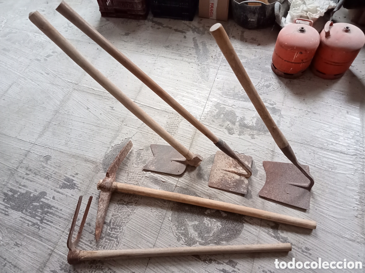 Antig&uuml;edades: 5 antiguas herramientas de agricultura y jardiner&iacute;a.