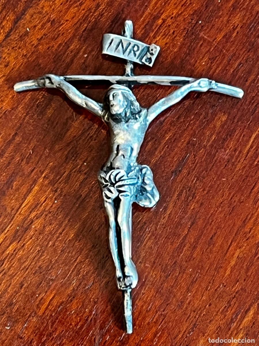 Antig&uuml;edades: Antiguo cristo de plata,siglo XIX, mide de largo 52 cms. El cristo mide 6,5 x 4,5 cms. Excelente est