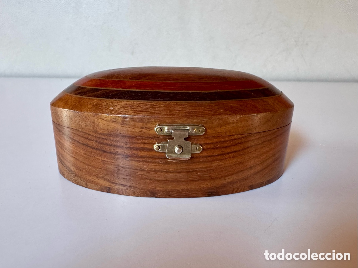Antig&uuml;edades: CAJA DE MADERA CON MARQUETER&Iacute;A