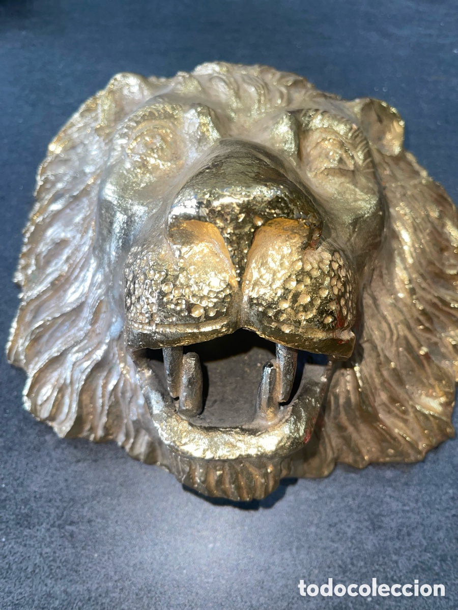 Antig&uuml;edades: Cabeza de le&oacute;n de color oro - Foto 2