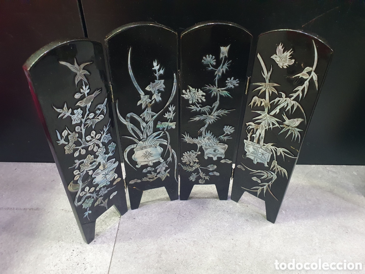 Antiquit&eacute;s: Biombo oriental con incrustaciones de nacar y laca. (L98)