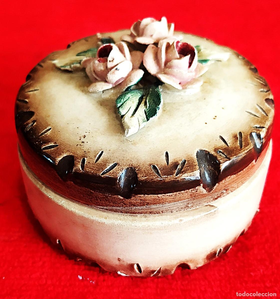 Antiques: Antigua cajita cer&aacute;mica Capodimonte (Italia)