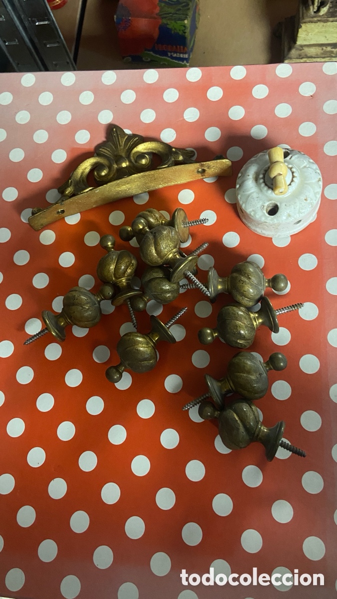 Antig&uuml;edades: Lote de herrajes originales para sillas/sillones de estilo Isabelino de &eacute;poca (Siglo XIX)