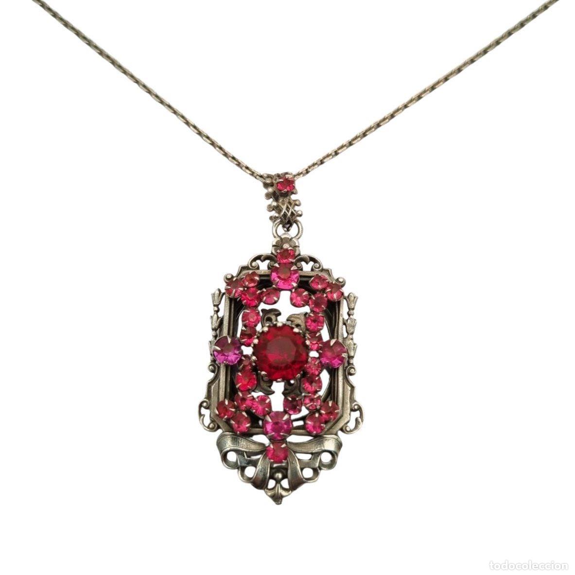 Antig&uuml;edades: Guardapelo art nouveau de plata con cristales rosas circa 1920