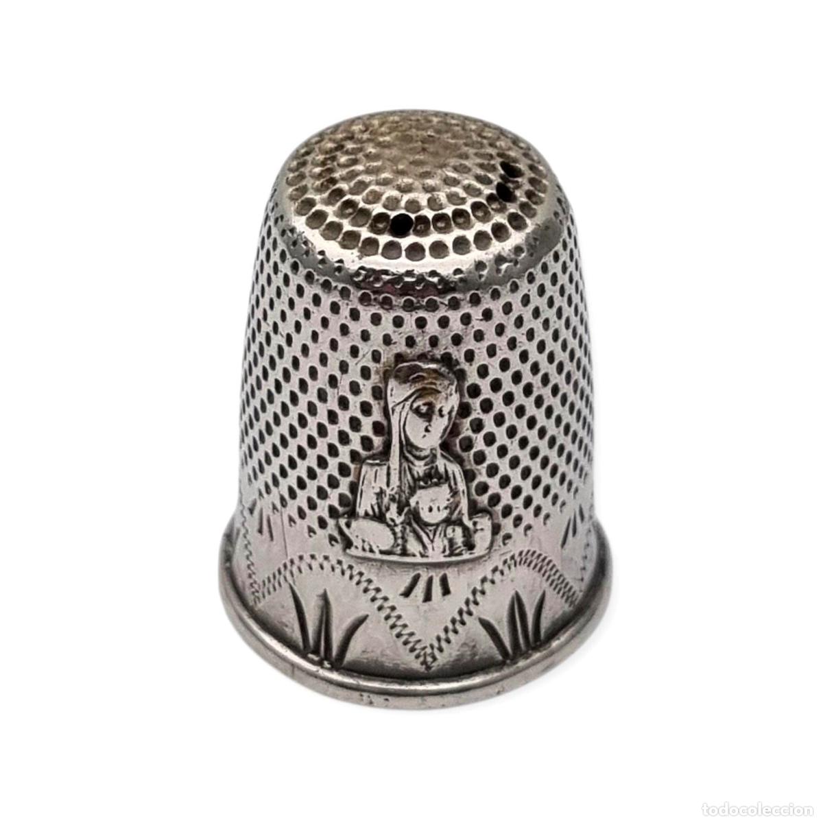 Antig&uuml;edades: Dedal antiguo de plata de ley con Virgen de Montserrat La Moreneta a&ntilde;os 50-60