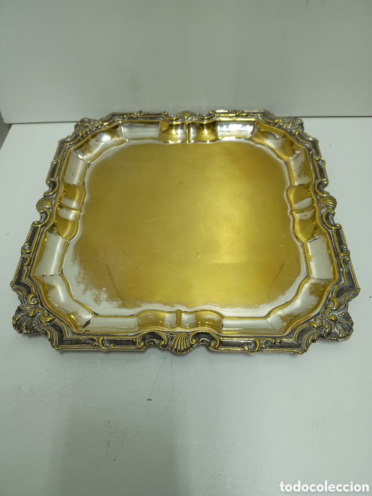 Antiquit&auml;ten: BANDEJA DE METAL PLATEADA 30x30cm