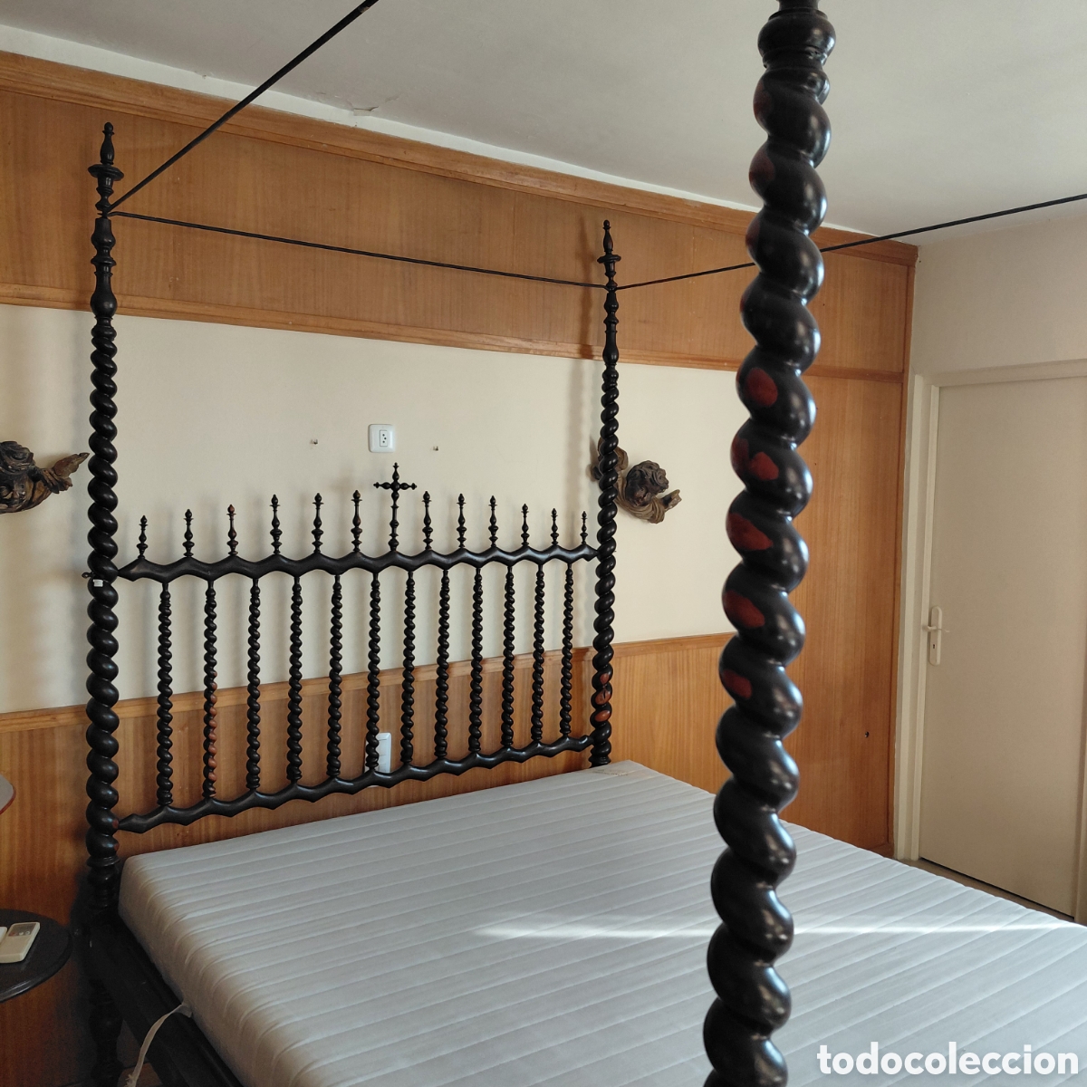 Antig&uuml;edades: Cama mallorquina Siglo XVIii