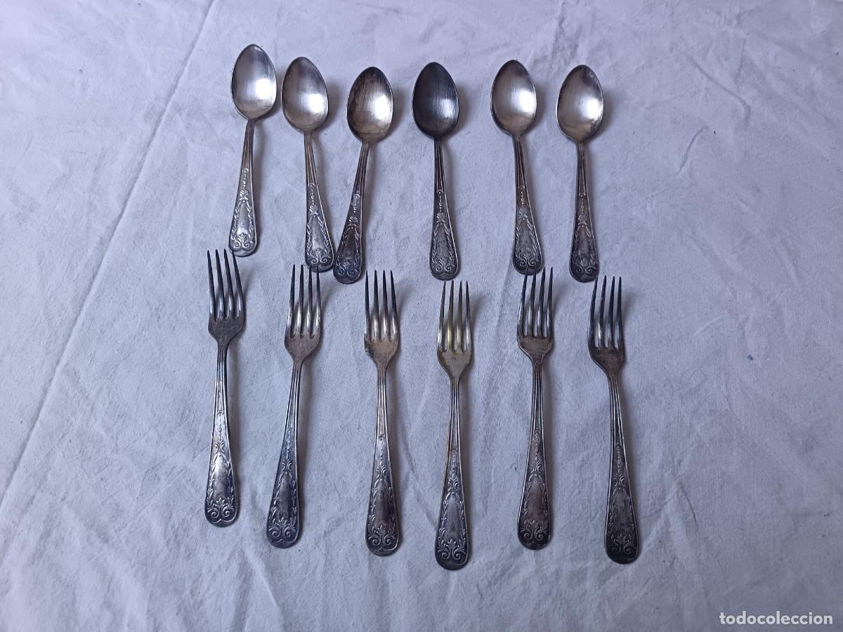 Antiquit&eacute;s: Conjunto de 6 cucharas y 6 tenedores, plateados, de alpaca o similar, sellos