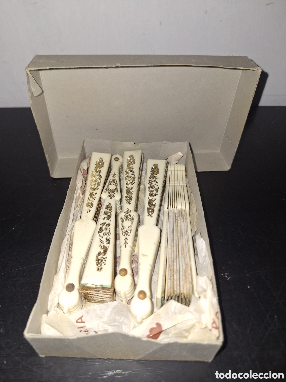 Antig&uuml;edades: Conjunto de cinco mini abanicos blancos
