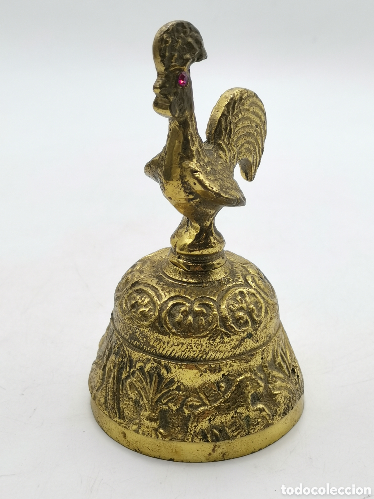 Antiguidades: CAMPANA DE MANO DECORATIVA DE BRONCE CON UN GALLO EN LA PARTE SUPERIOR