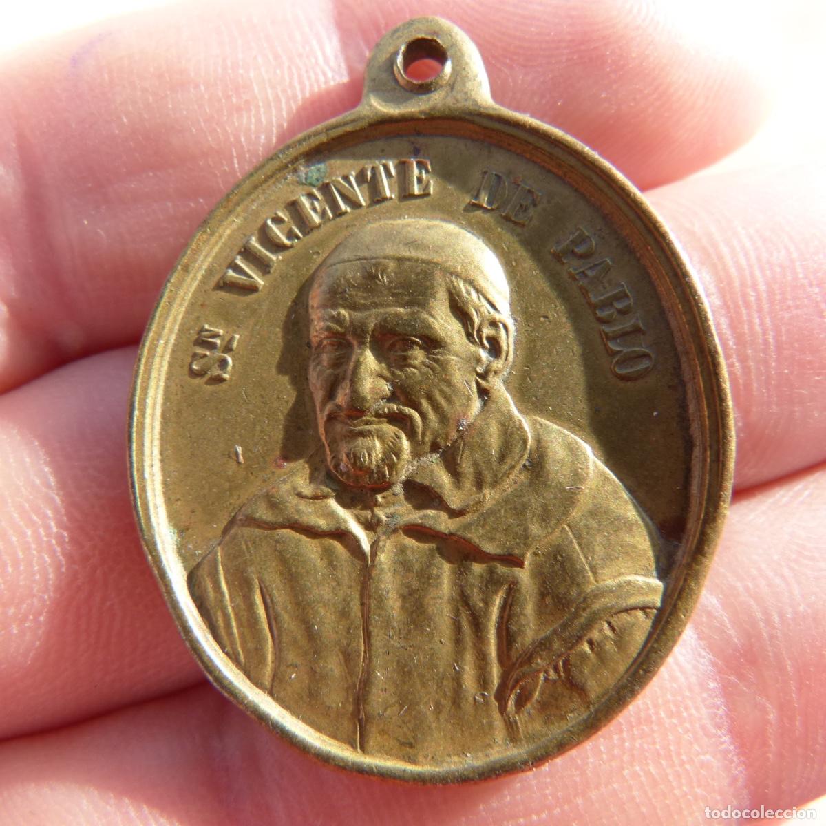 Antiques: Antigua medalla san vicente de pablo, rev virgen maria 1830. 8,94gr. 37x28 mm.