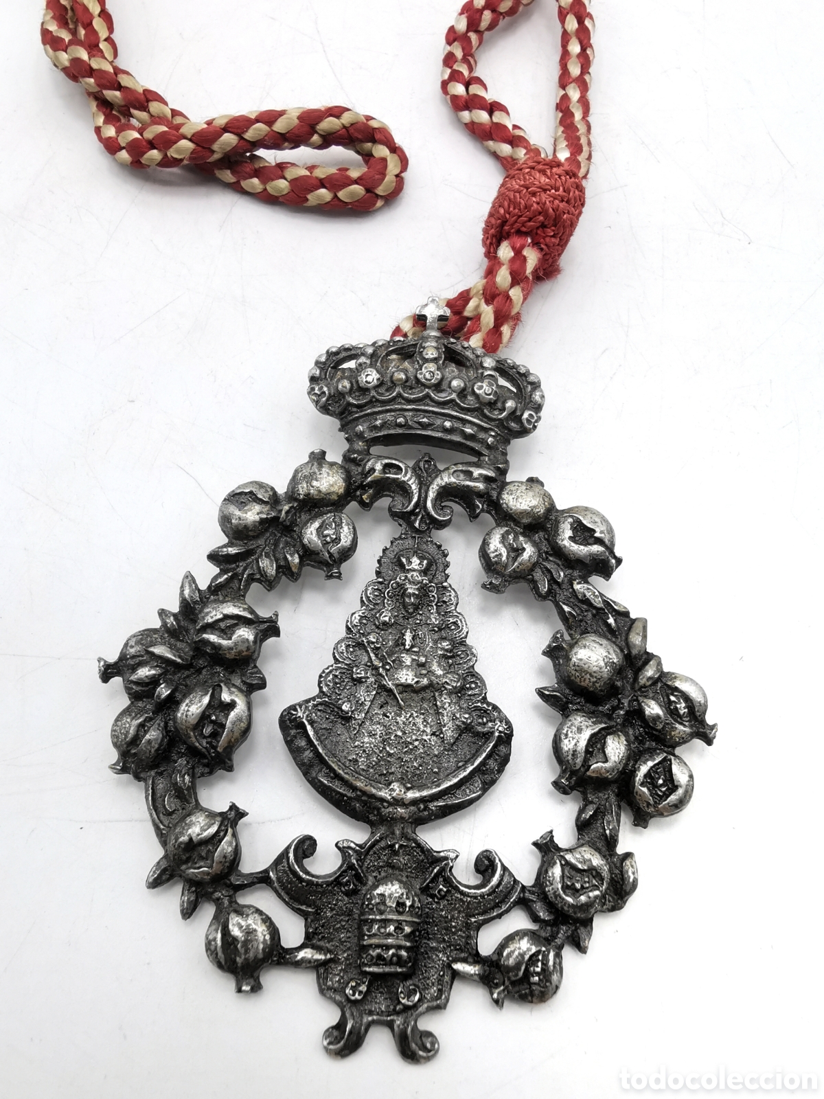 Antig&uuml;edades: MEDALLA OFICIAL DE NUESTRA SE&Ntilde;ORA DE LA VIRGEN DEL ROC&Iacute;O DE GRANADA