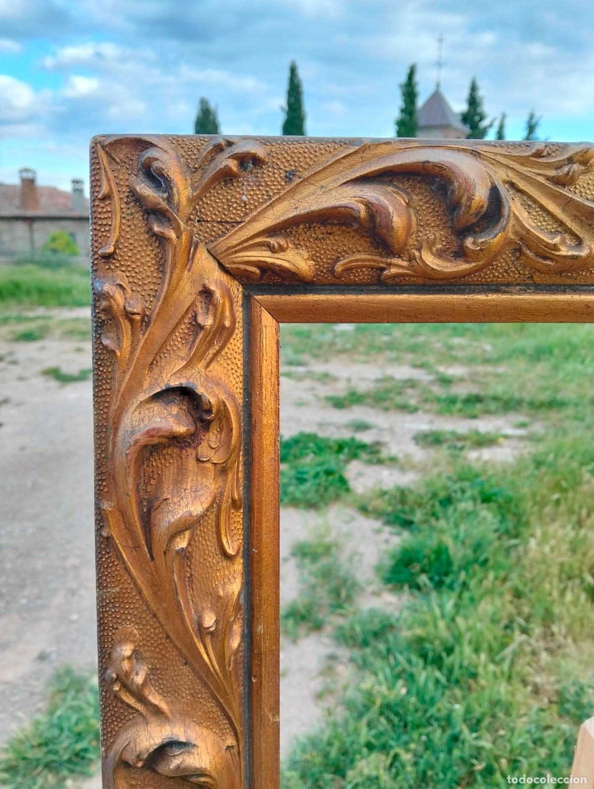 Antiquit&auml;ten: Antiguo marco de madera con moldura color dorada motivos florales finales S.XIX, 81 x 62 cm aprox.