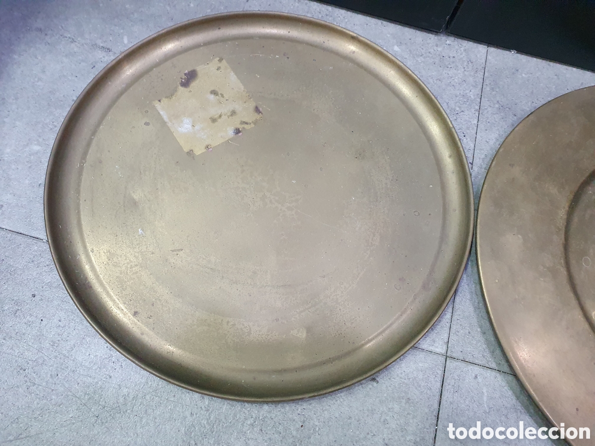 Antig&uuml;edades: Pareja de platos de bronce. (L98) - Foto 4