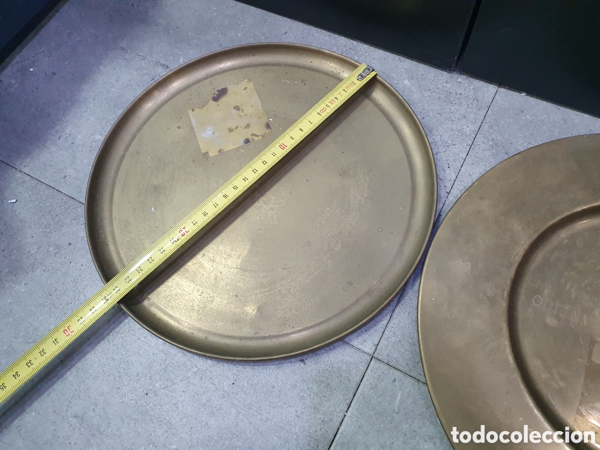 Antig&uuml;edades: Pareja de platos de bronce. (L98) - Foto 6