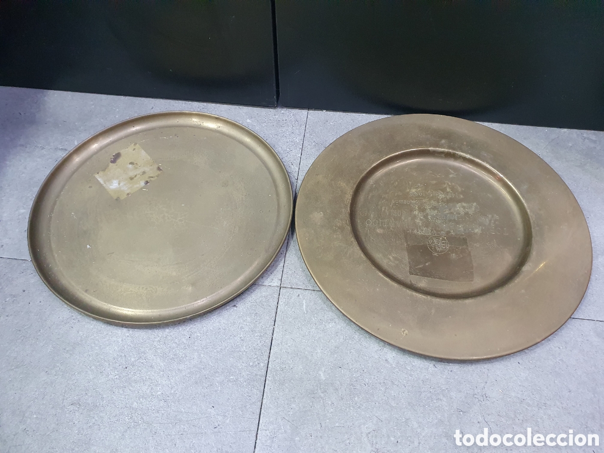Antig&uuml;edades: Pareja de platos de bronce. (L98) - Foto 1