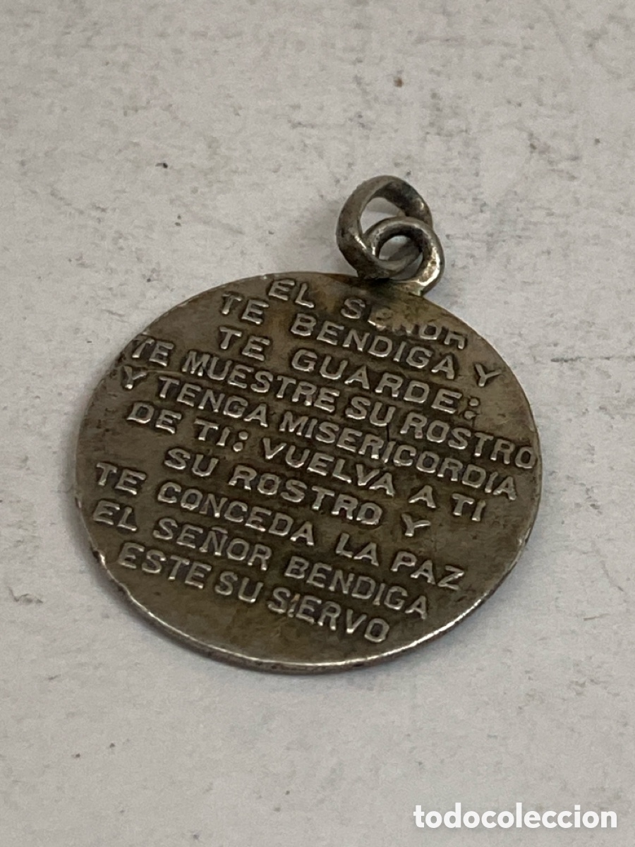 Antig&uuml;edades: Medalla de plata religiosa C588 - Foto 2
