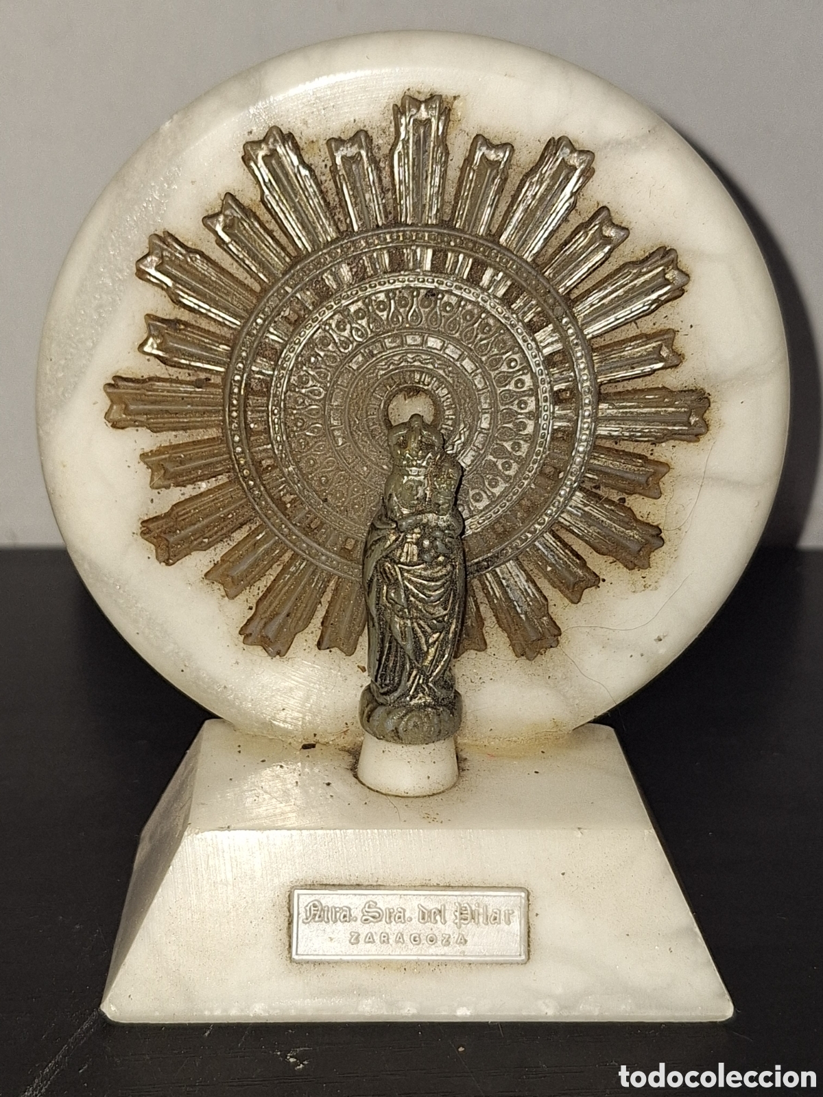 Antig&uuml;edades: Figura de Virgen del Pilar con detalles en m&aacute;rmol y metal