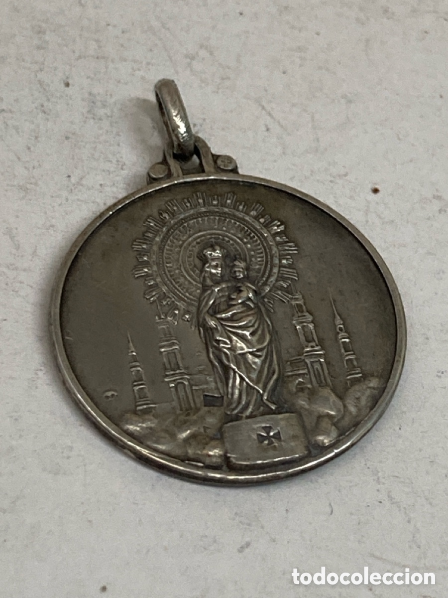 Antig&uuml;edades: Medalla de plata religiosa C588 - Foto 2