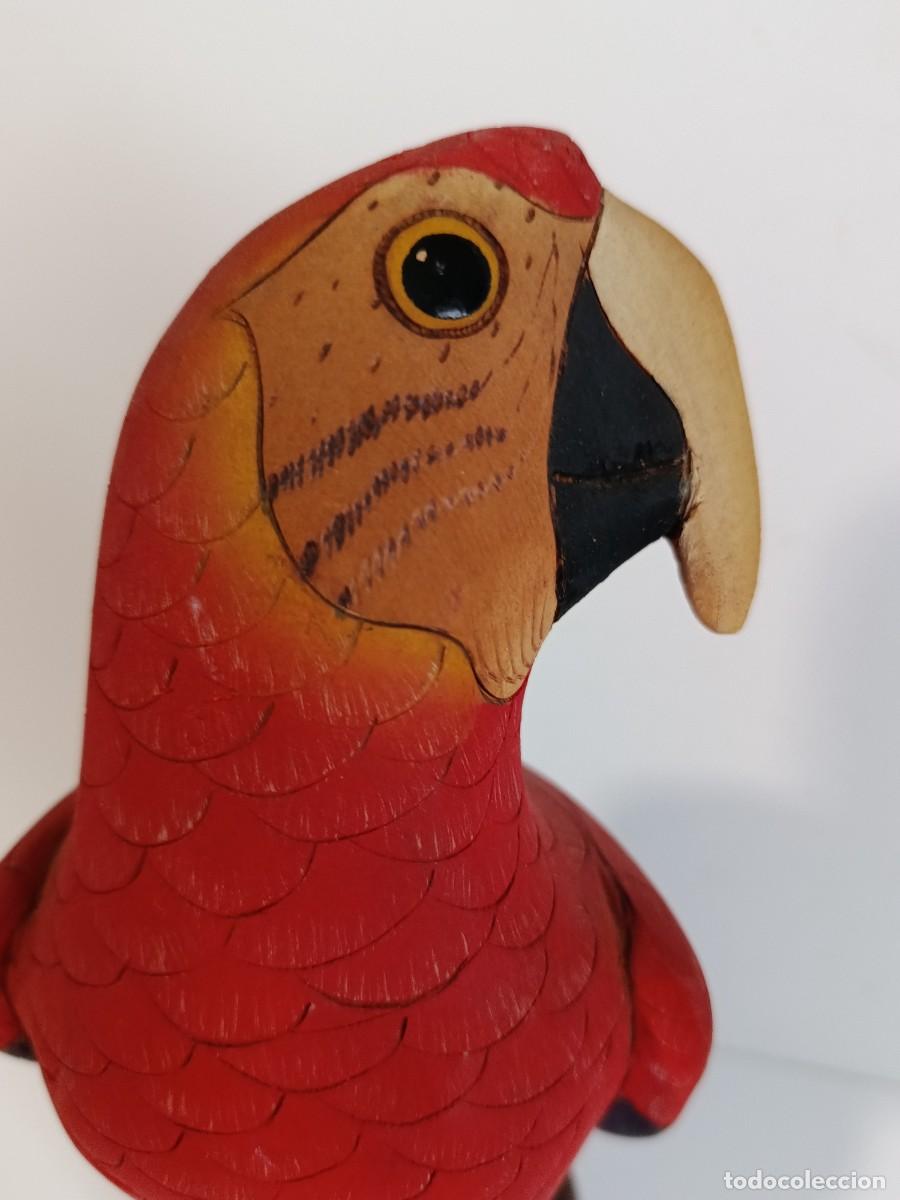 Antig&uuml;edades: TALLA DE LORO EN MADERA DE BALSA. 31 cm - Foto 3