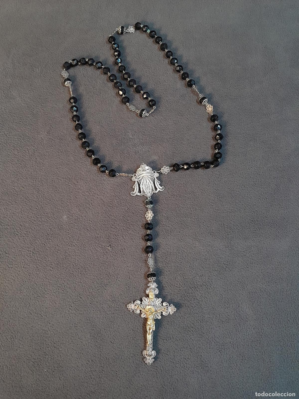 Antig&uuml;edades: R-460. ROSARIO DE PLATA DE FILIGRANA CON CUENTAS NEGRAS FACETADAS. SIGLO XIX