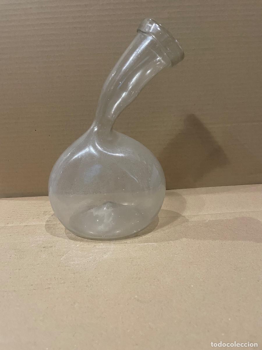 Antig&uuml;edades: ANTIGUA BOTELLA DE CRISTAL SOPLADO CATALAN - 25X16X11 CM. ESTADO EL QUE SE VE EN LAS IMAGENES , VER