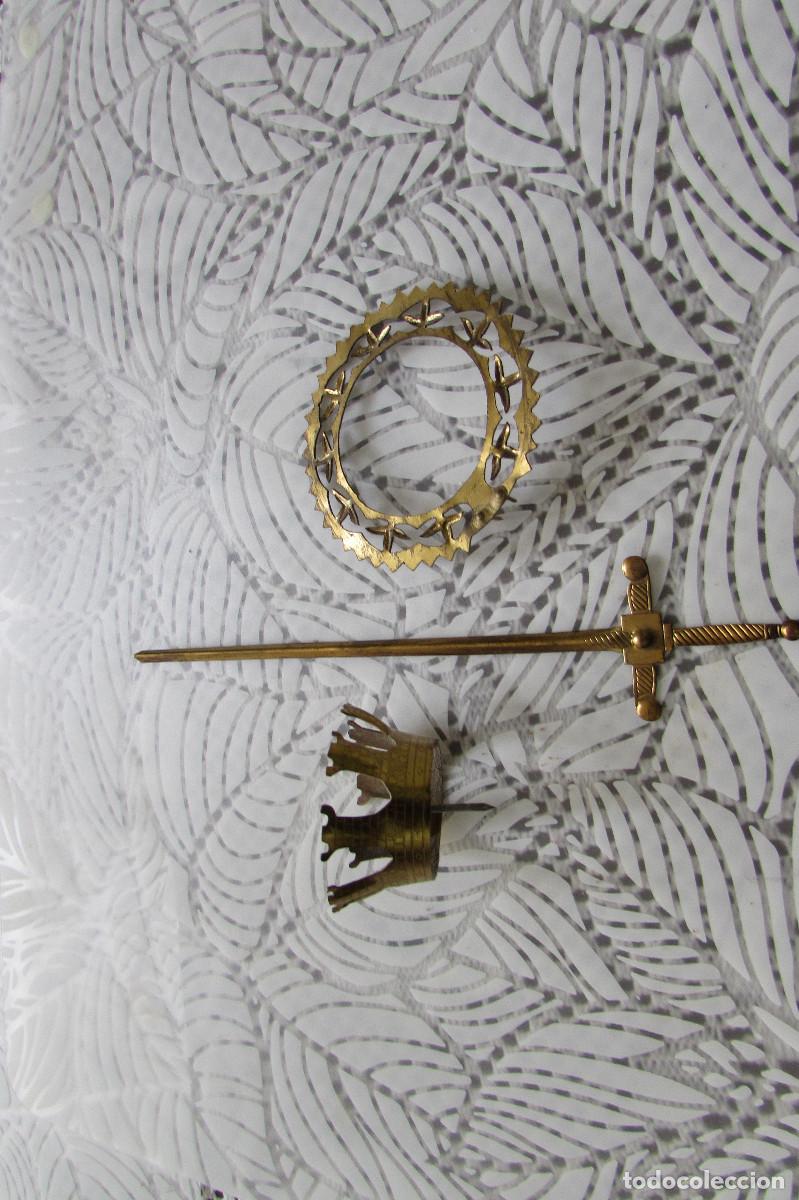 Antig&uuml;edades: ACCESORIOS DE LATON DORADO DE ANTIGUA FIGURA SANTA BARBARA..ESPADA..CORONA..AUREOLA..