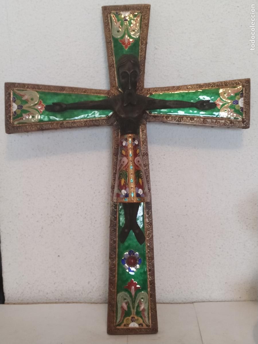 Oggetti Antichi: Cruz de esmaltes con Cristo de talla madera oscura