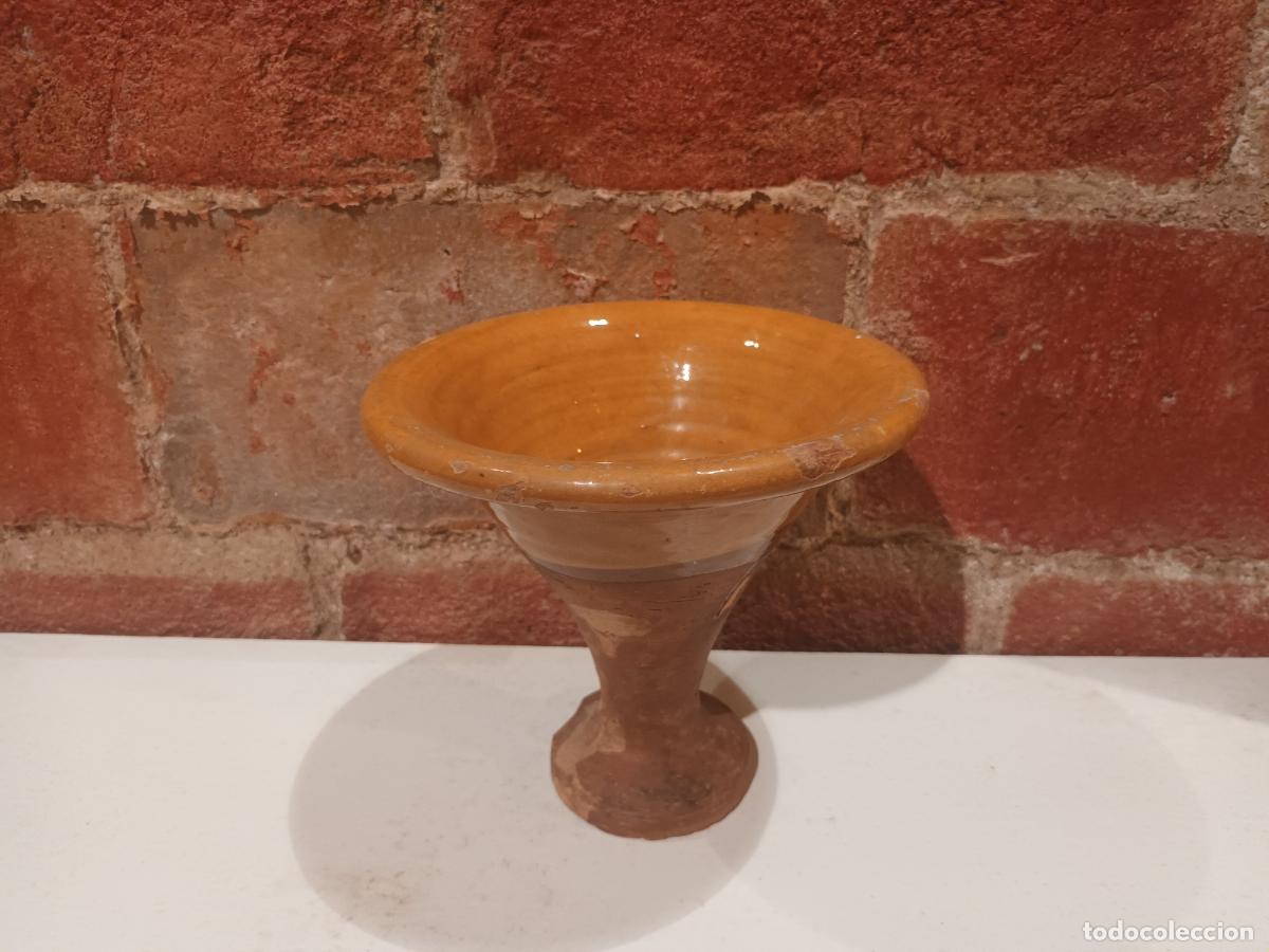 Antig&uuml;edades: RECIPIENTE EN BARRO, TERRACOTA. PARA REQUESON. QUESO. ALFARER&Iacute;A V BROSA SARRIA STA EULALIA 22.