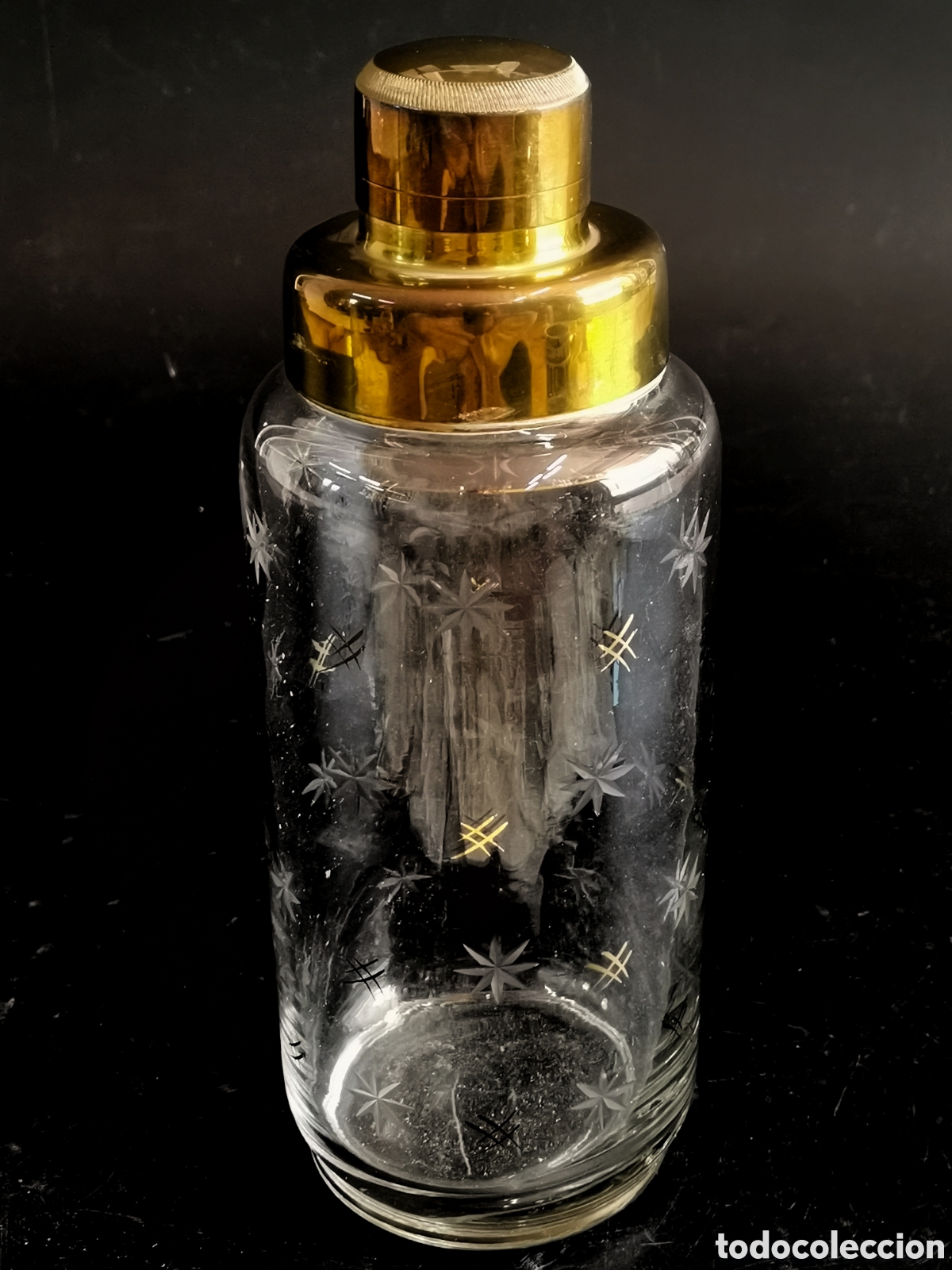 Antiquit&auml;ten: COCTETERA DE CRISTAL DECORADA CON ESTRELLAS LABRADA Y TAPA DE LAT&Oacute;N, 50'S