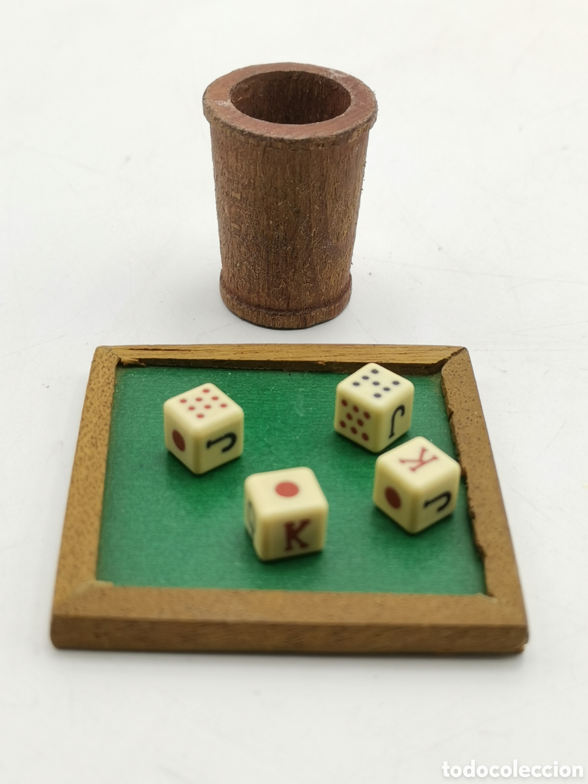 Antig&uuml;edades: JUEGO DE DADOS MINIATURA Y CUBILETE DE MADERA