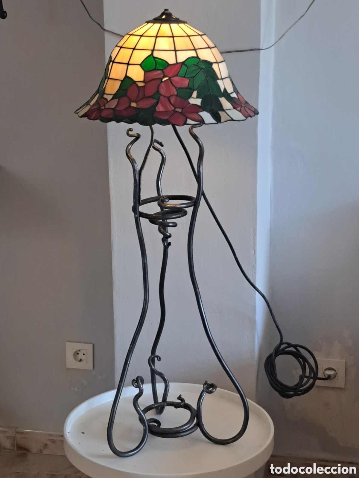 Antiquit&auml;ten: Lampara de forja artesanal tulipa tiffany aparte