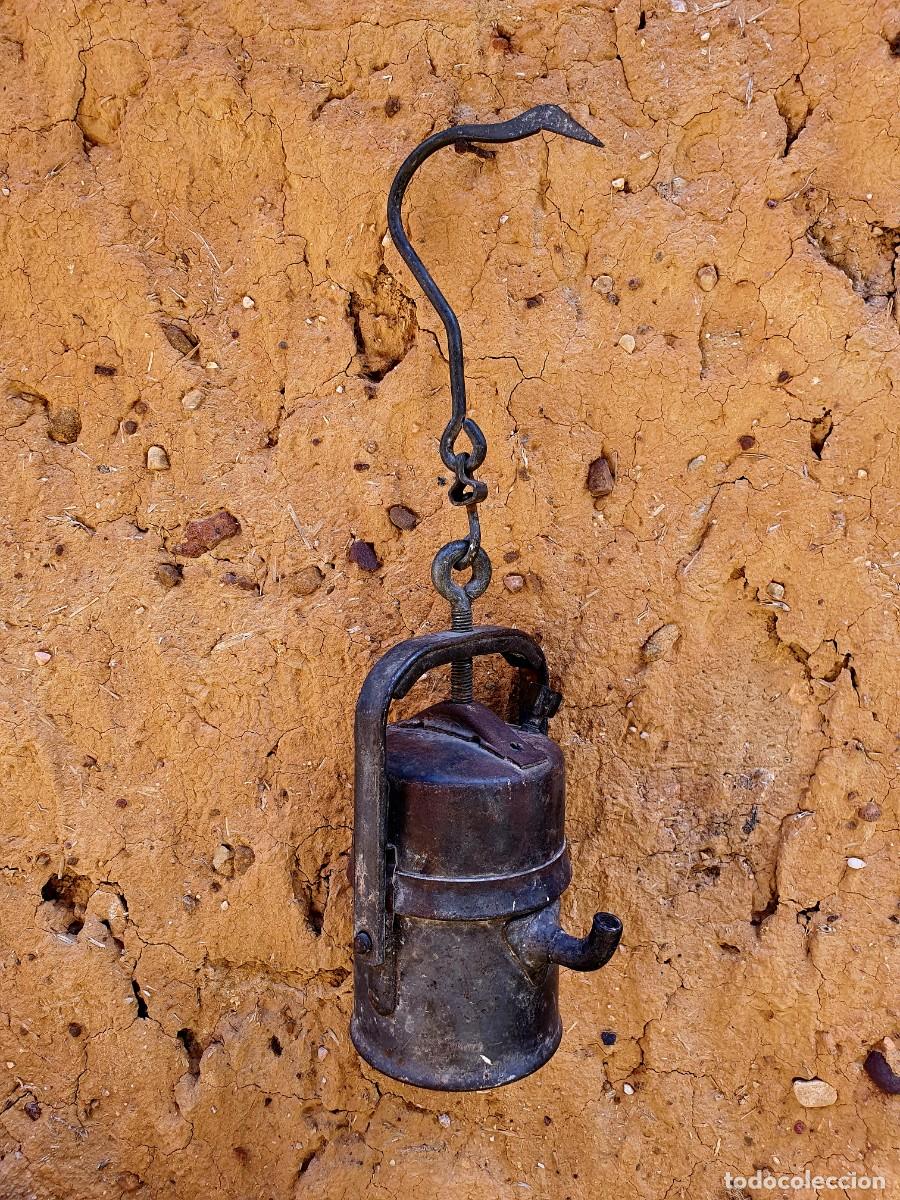 Antig&uuml;edades: L&aacute;mpara de carburo de minero. 1950.