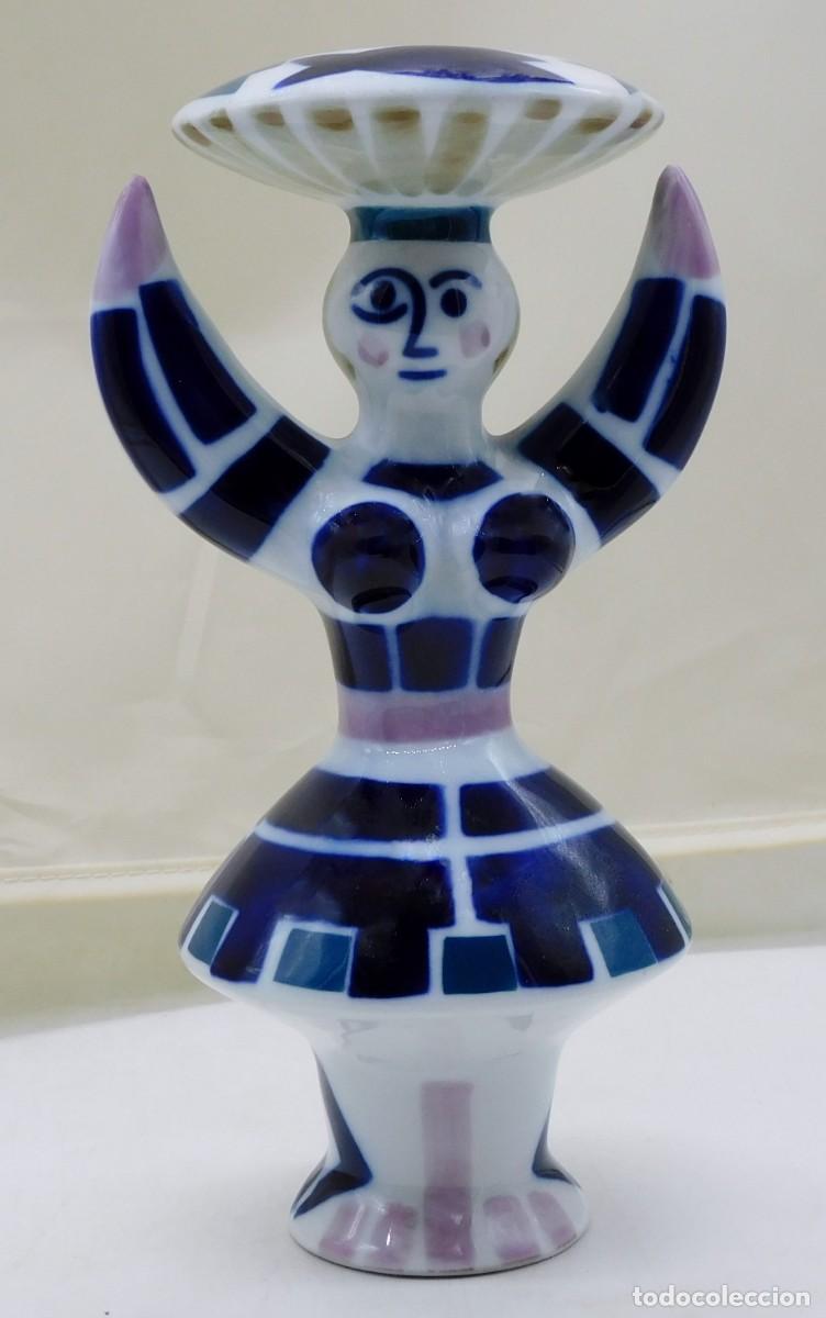Antig&uuml;edades: PESCADORA FIGURA DECORATIVA MULTICOLOR EN PORCELANA ESMALTADA DE SARGADELOS A MODO DE FLORERO